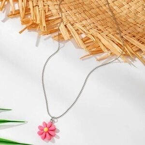 3/$30 🤍 Sunflower Pendant Necklace